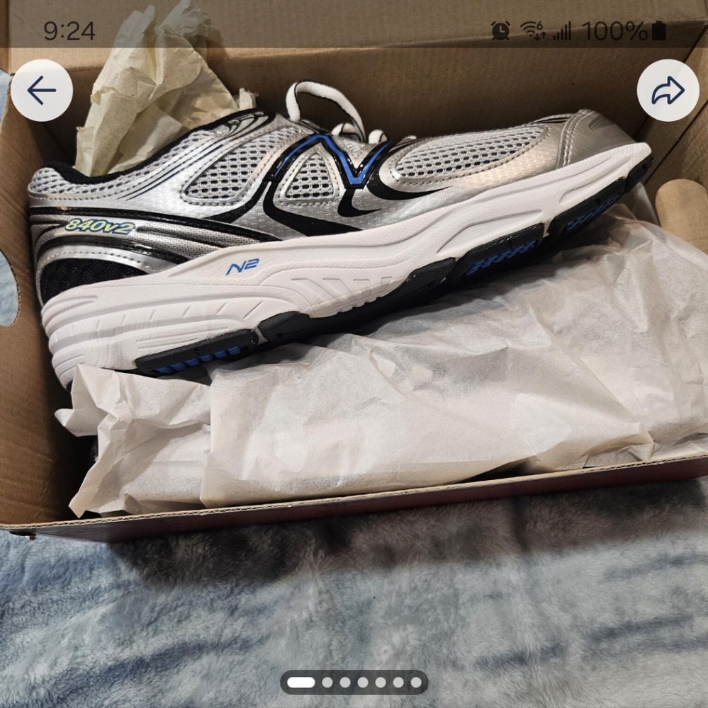 New Balance Men's Shoes - Black and Gray